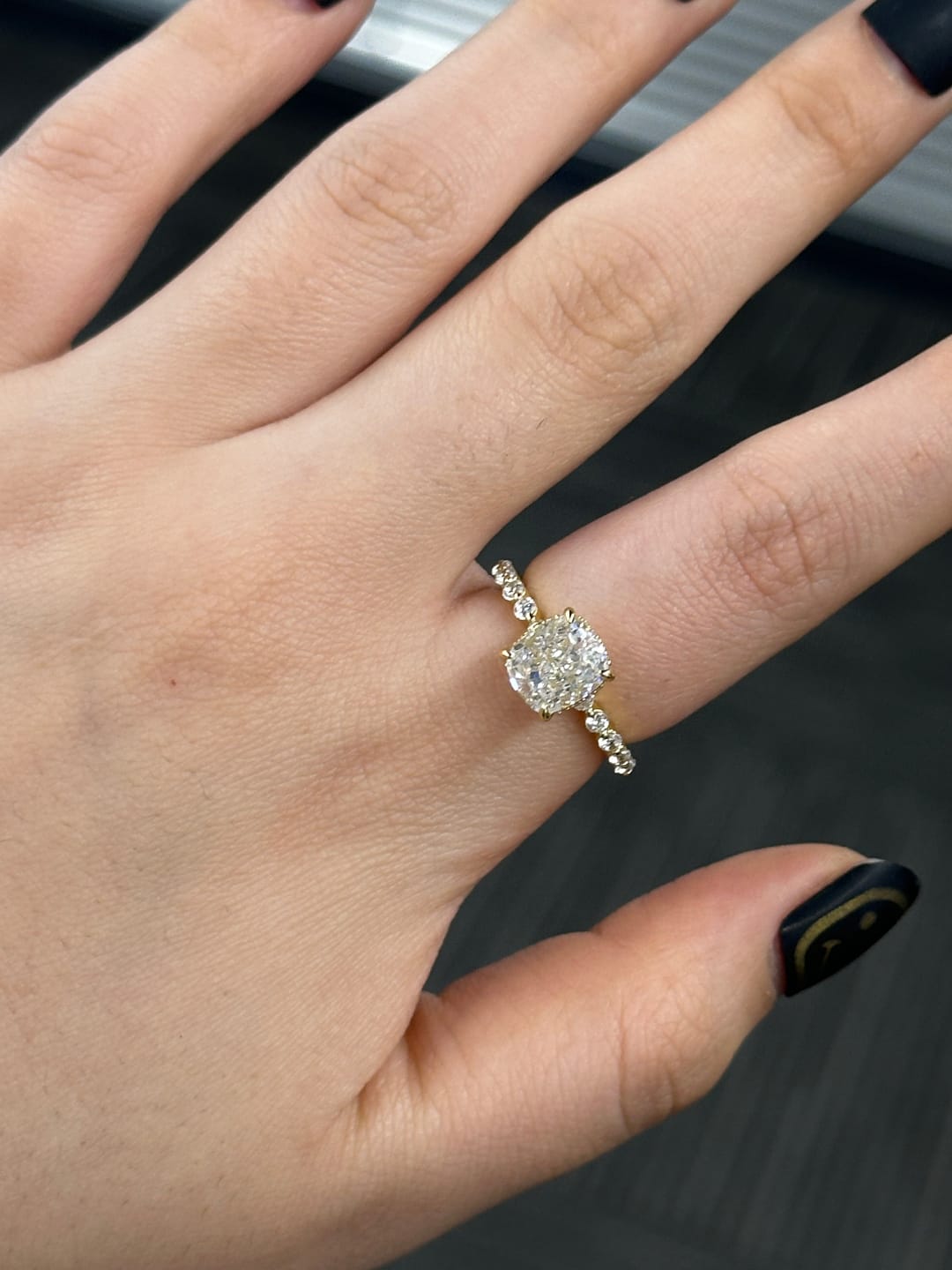 Customer photo review of Louily Exquisite 2.0 Carat Cushion Cut Engagement Ring
