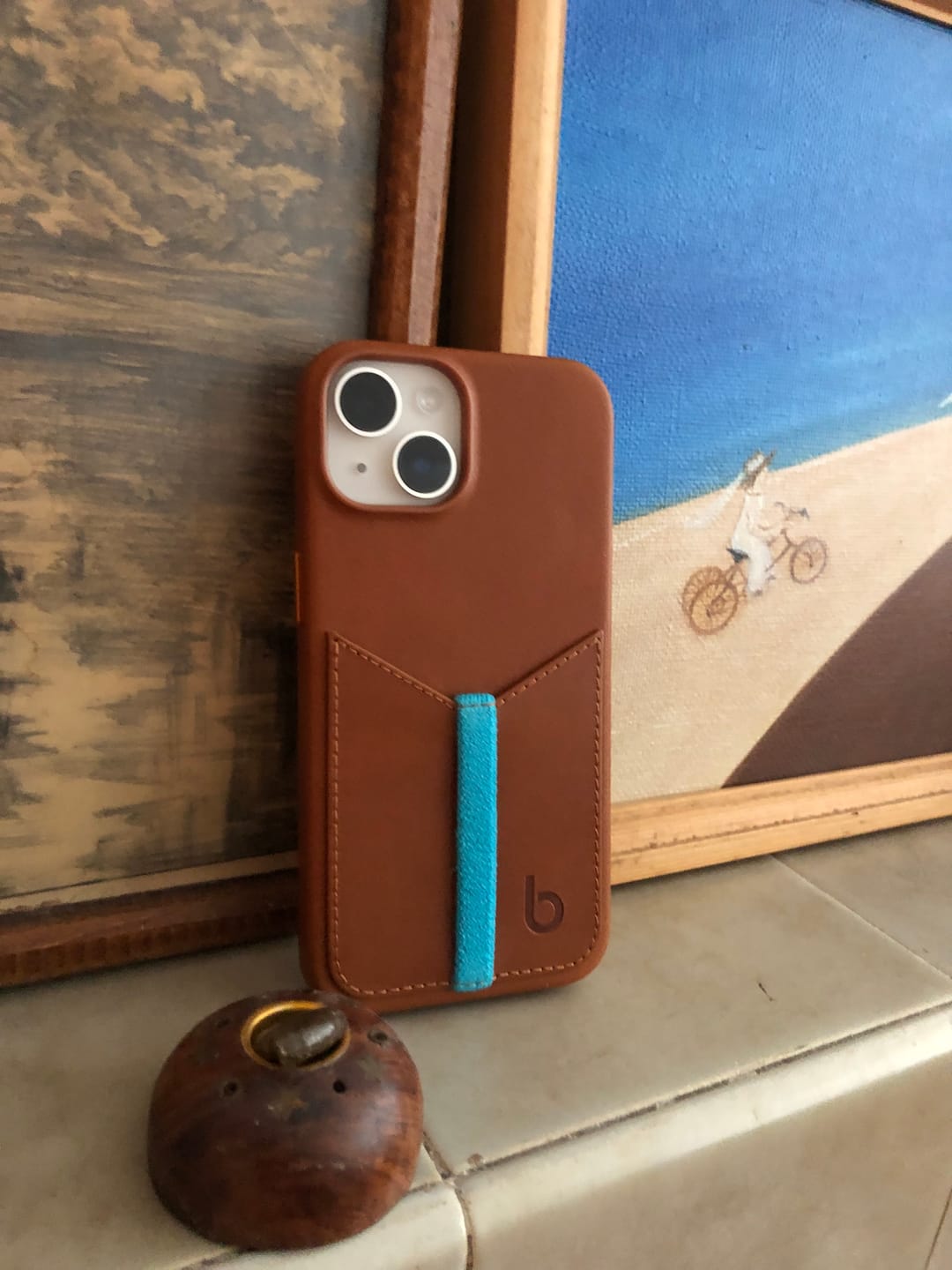 Customer photo review of Leather iPhone 14 Wallet Case - Saddle Tan