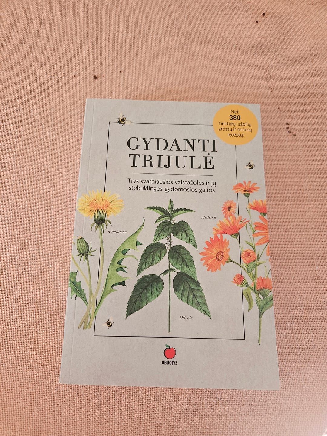 Customer photo review of Gydanti trijulė: trys svarbiausios vaistažolės ir jų stebuklingos gydomosios galios