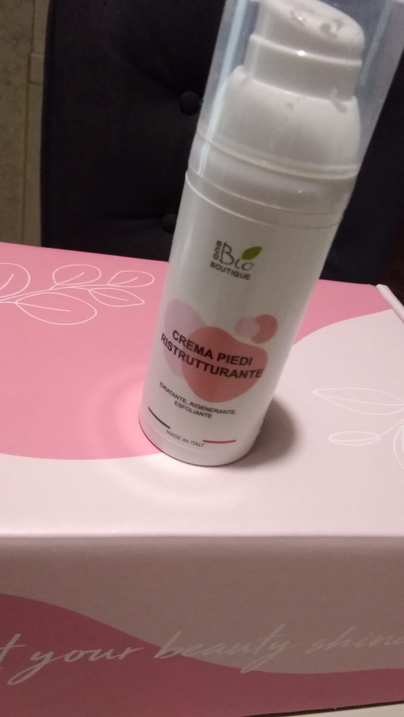 Customer photo review of Crema Piedi Ristrutturante