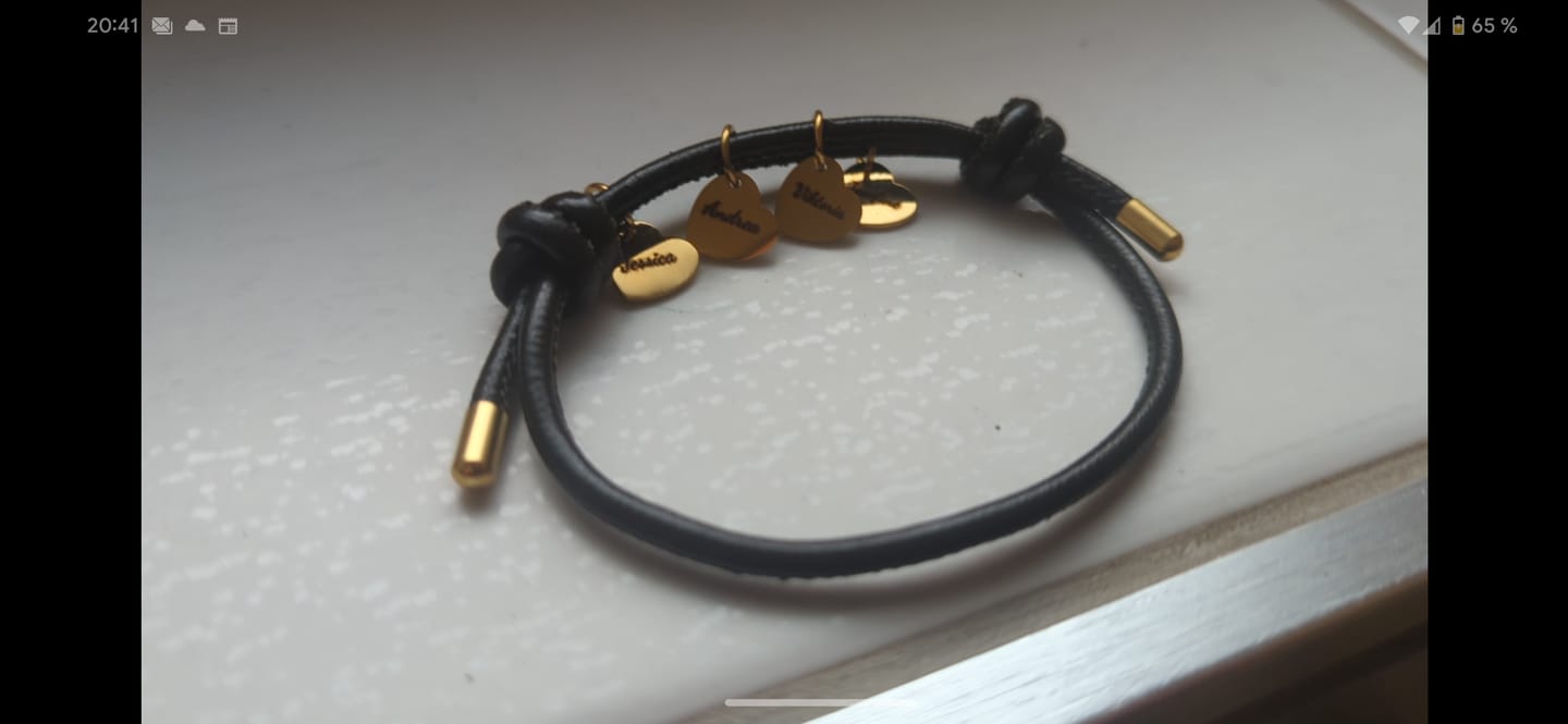 Customer photo review of Freunde - Individuelles Lederarmband
