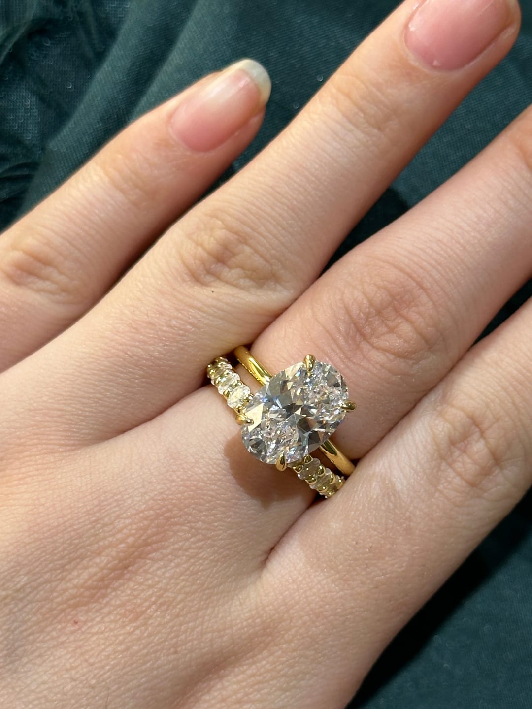 Customer photo review of S925 4.5Ct Luxury Oval Cut 2PC Wedding Ring Set In Sterling Silver Stackable Rings For Everyday Wear