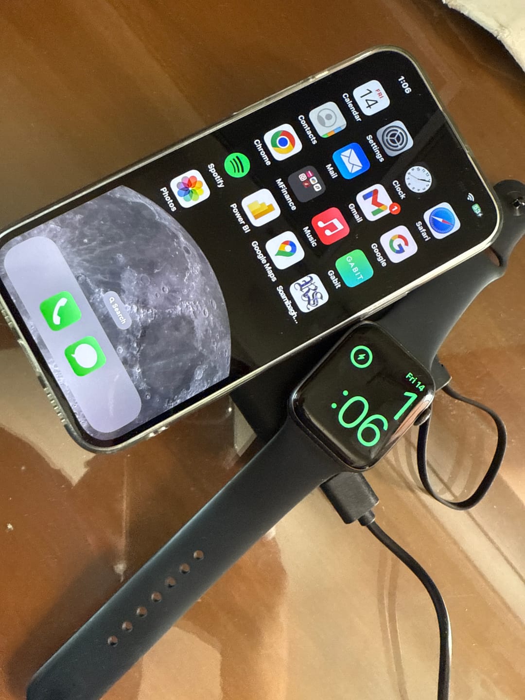 Customer photo review of P130 2-in-1 Magsafe Power Bank with Apple Watch Charger