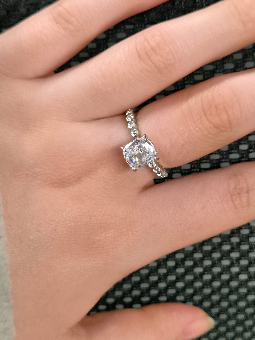 Customer photo review of Louily Exquisite 2.0 Carat Cushion Cut Engagement Ring