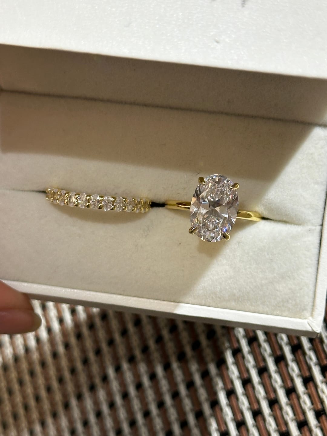 Customer photo review of S925 4.5Ct Luxury Oval Cut 2PC Wedding Ring Set In Sterling Silver Stackable Rings For Everyday Wear