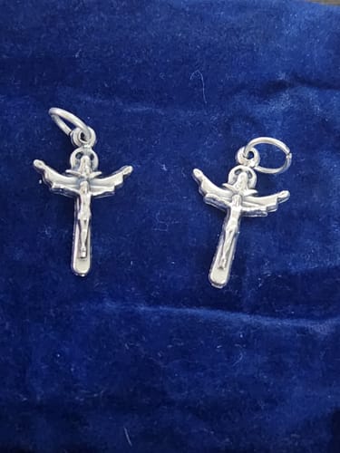 Customer photo review of Set of 2 Tertium Millennium Tiny Trinity Cross Blessed By Pope Francis