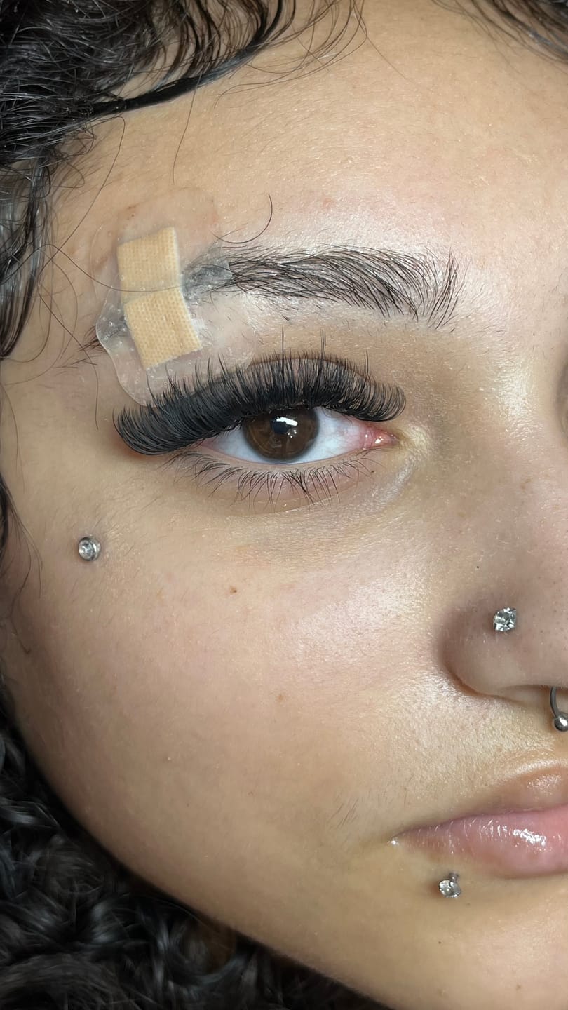 Customer photo review of Veyes Cashmere Luxe Lashes