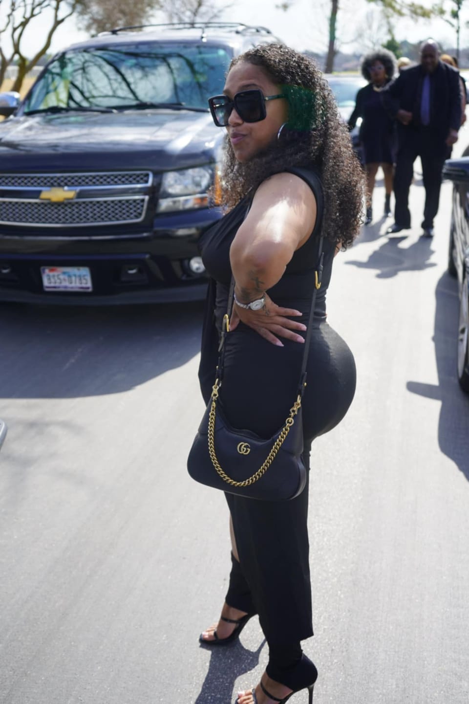 Customer photo review of Tierra In Black (ships in 3 weeks)