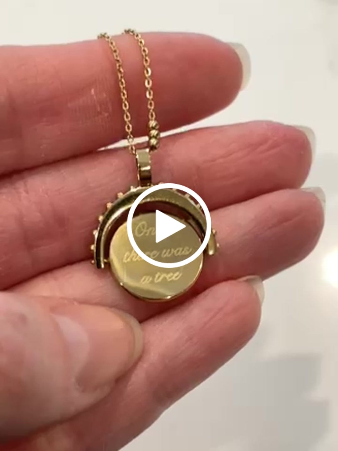 Customer video review of Engravable Spinning Necklace