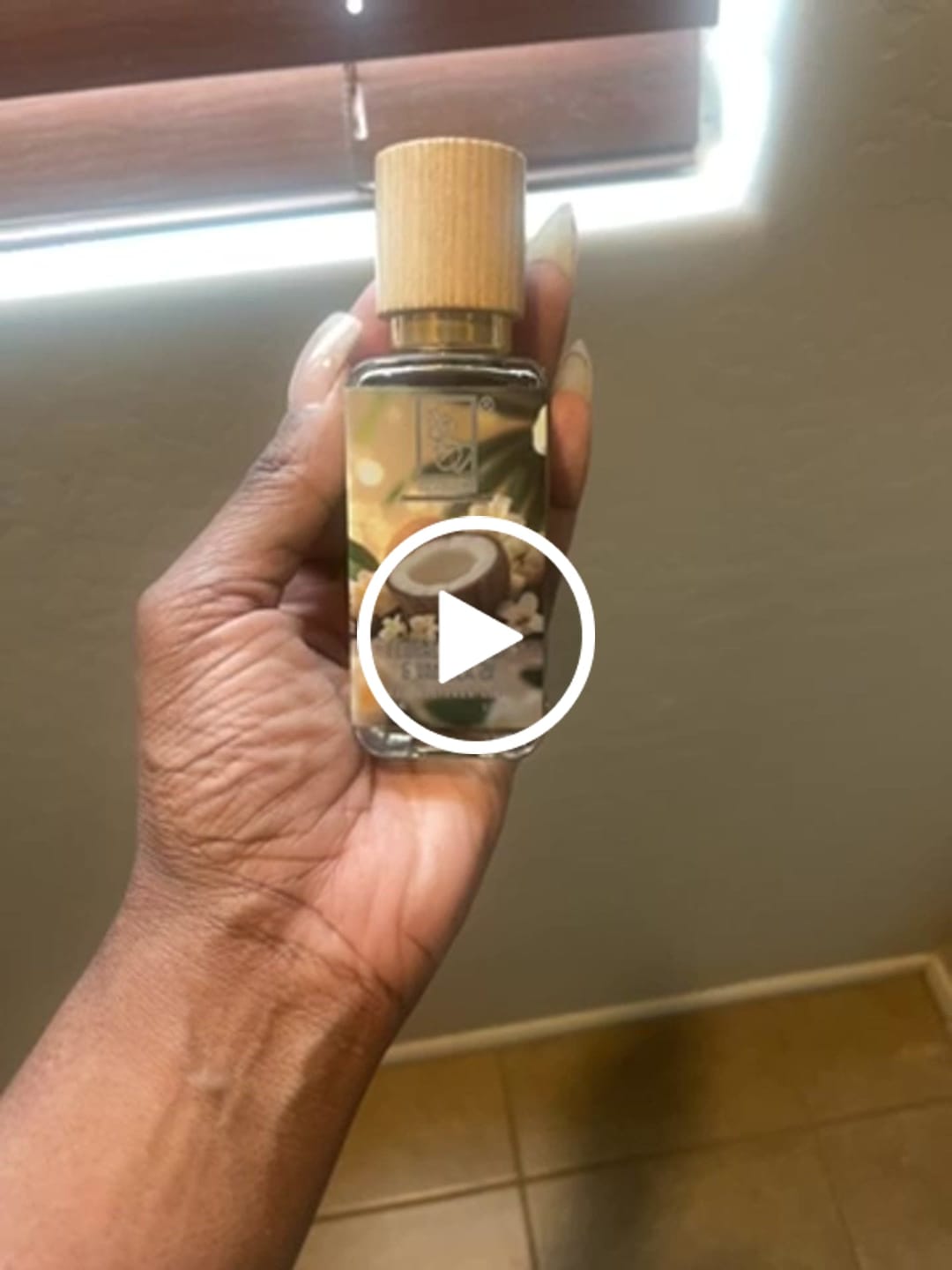Customer video review of Floral Coconut & Vanilla 21