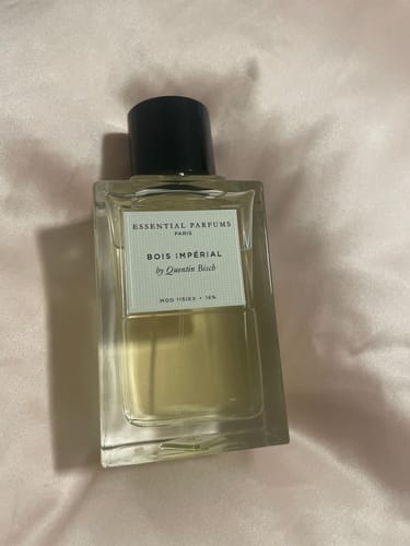 Customer photo review of ESSENTIAL PARFUMS - BOIS IMPÉRIAL
