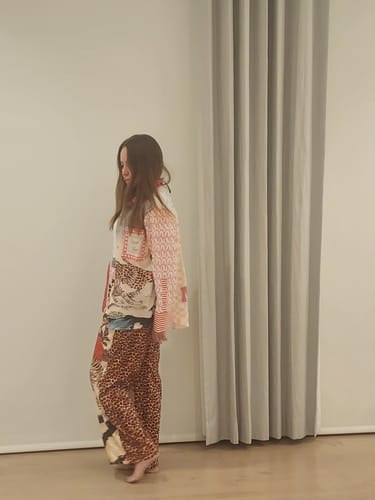 Customer photo review of Sun Seeking Unique Heaven Bird Print Balloon Sleeve Button Loose Shirt