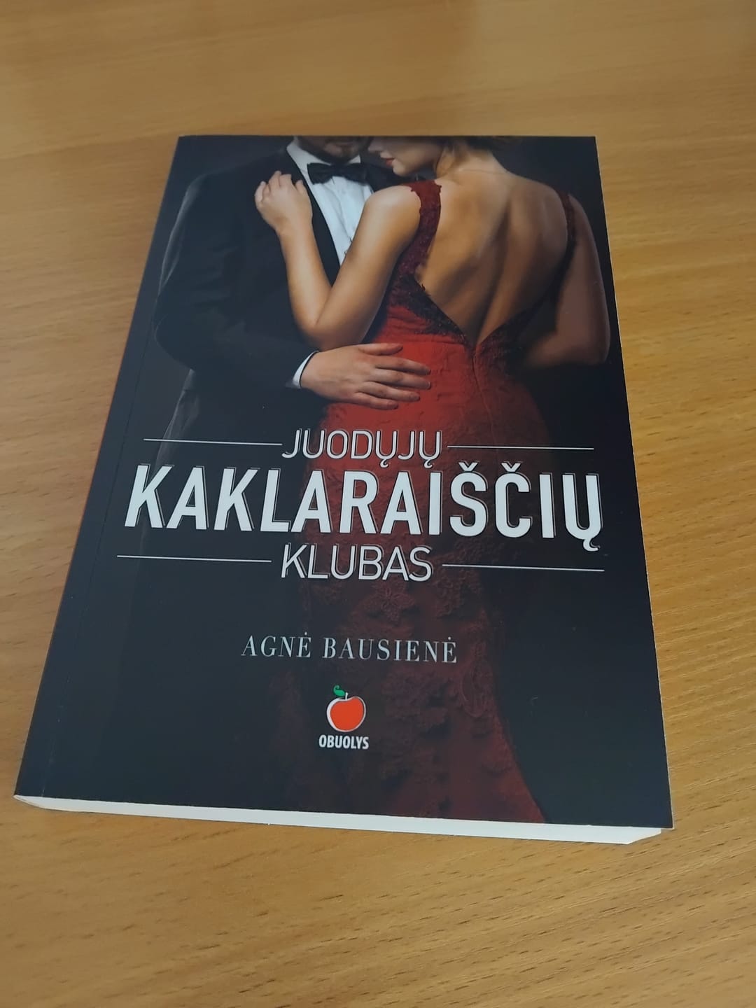 Customer photo review of Juodųjų kaklaraiščių klubas: aistros ir pavojų kupinas Agnės Bausienės romanas