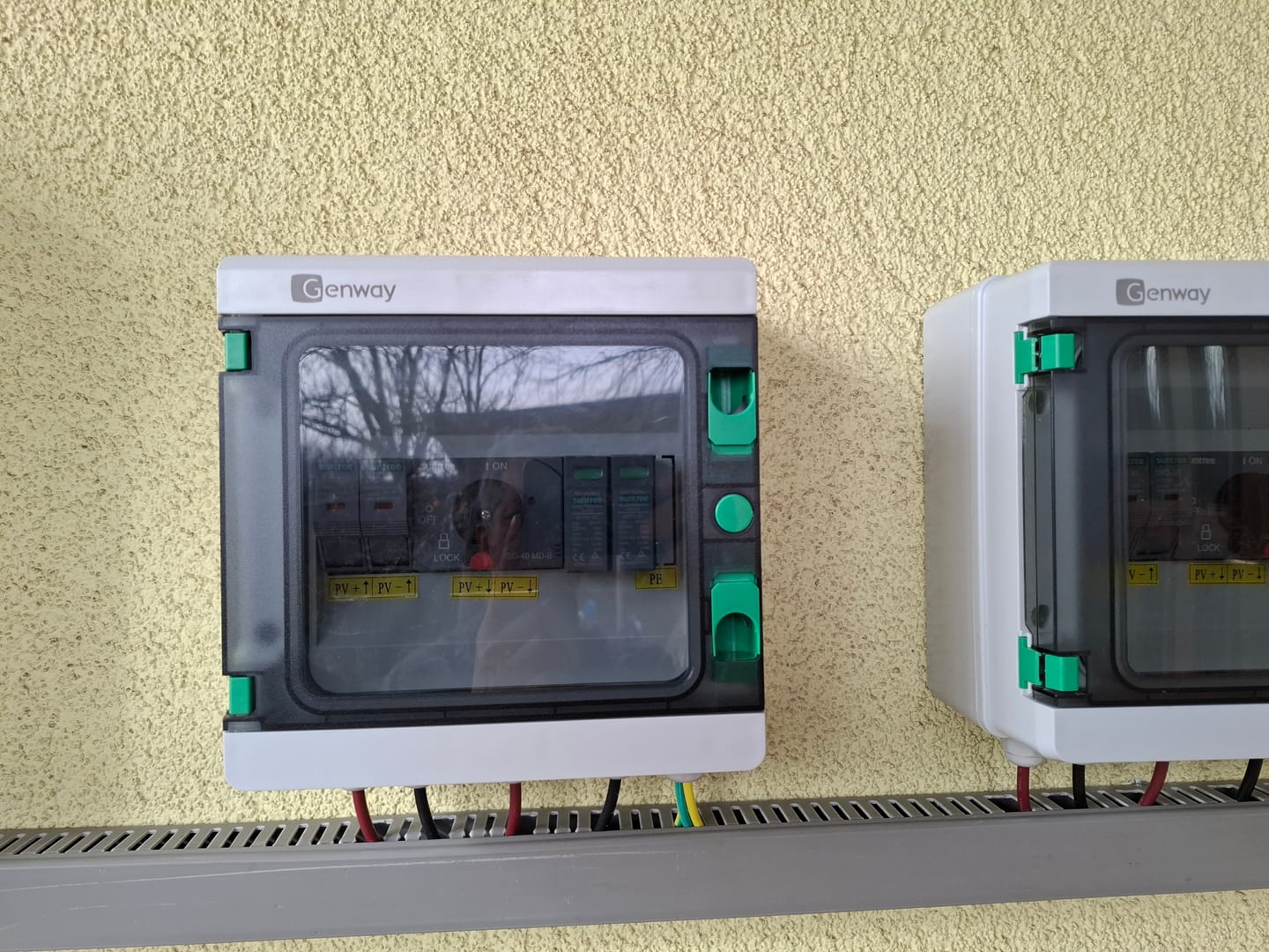 Customer photo review of Comutator de transfer automat trifazat pentru panouri fotovoltaice 230V 125A ATS