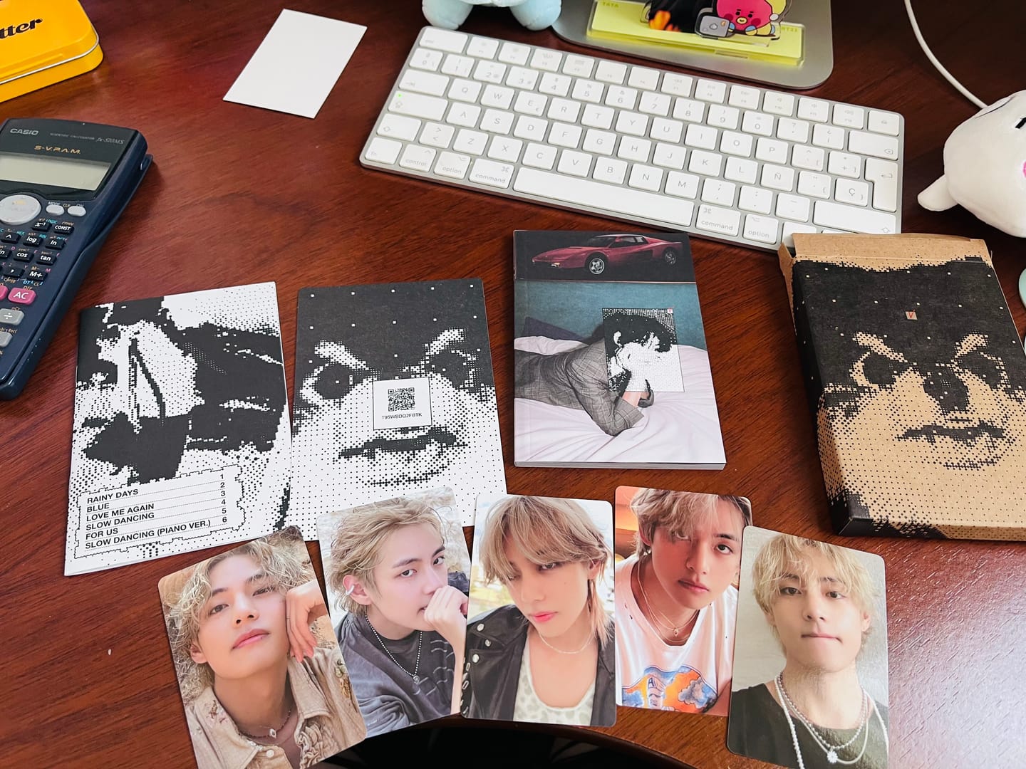 Customer photo review of BTS V - LAYOVER 1ST SOLO ALBUM WEVERSE VER.