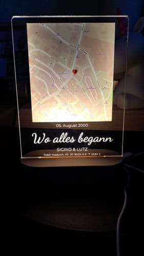 Kundenbewertung mit Foto zu "Unser Ereignis" - Personalisiertes Nachtlicht (inkl. Holzfuß)