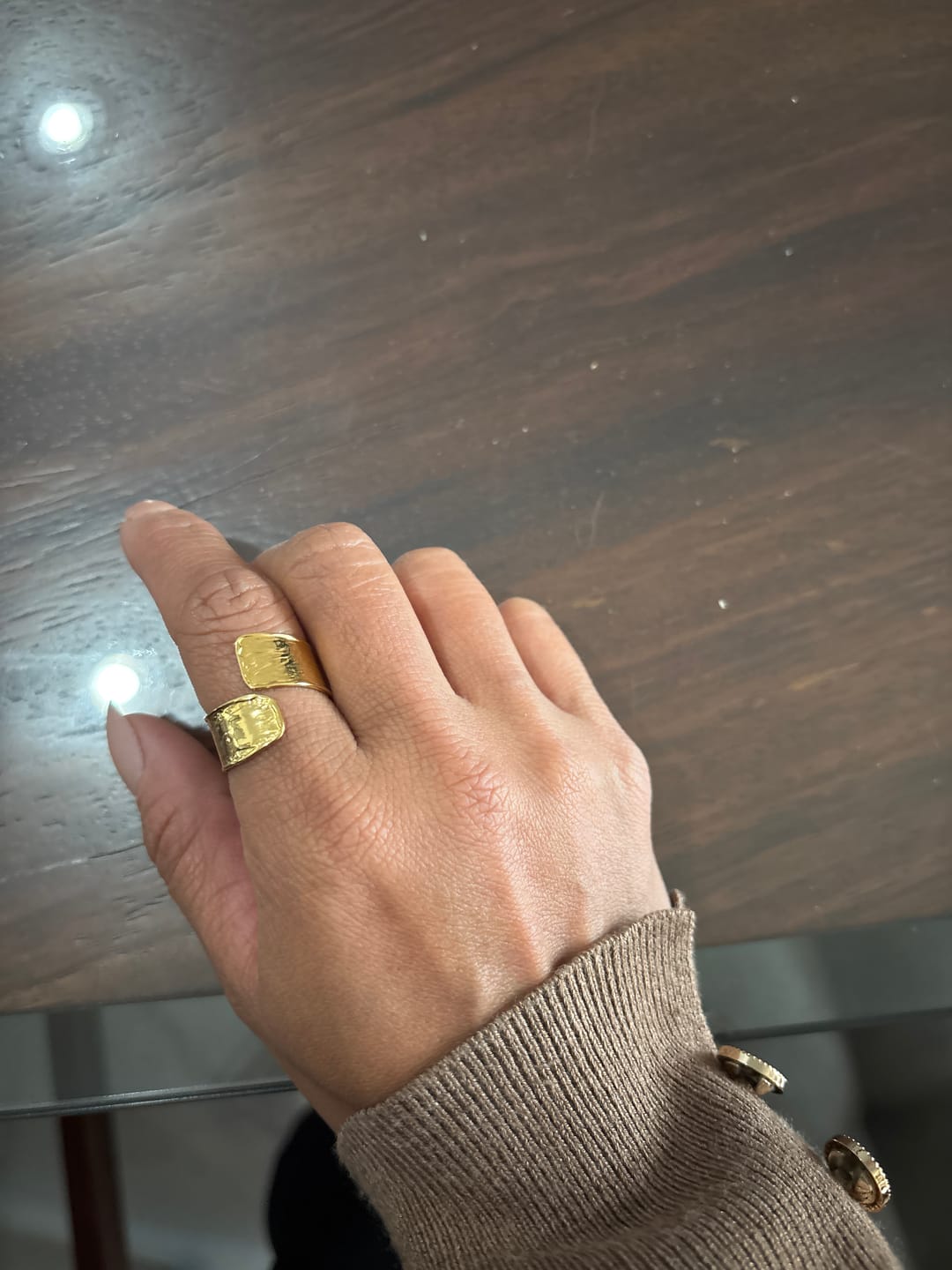 Customer photo review of Anillo Soho Gold Ajustable