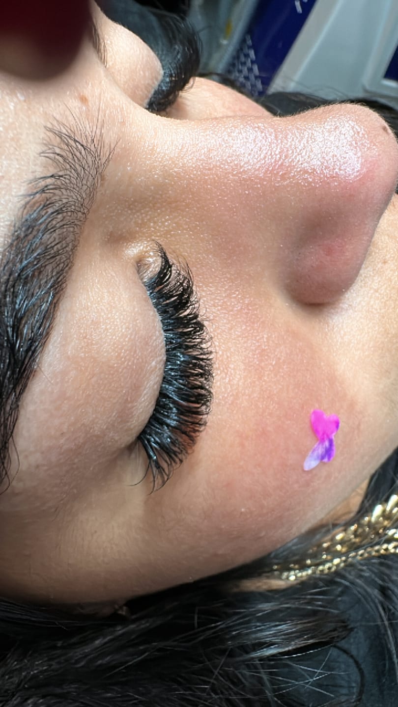 Customer photo review of VELOUR LASH ADHESIVE