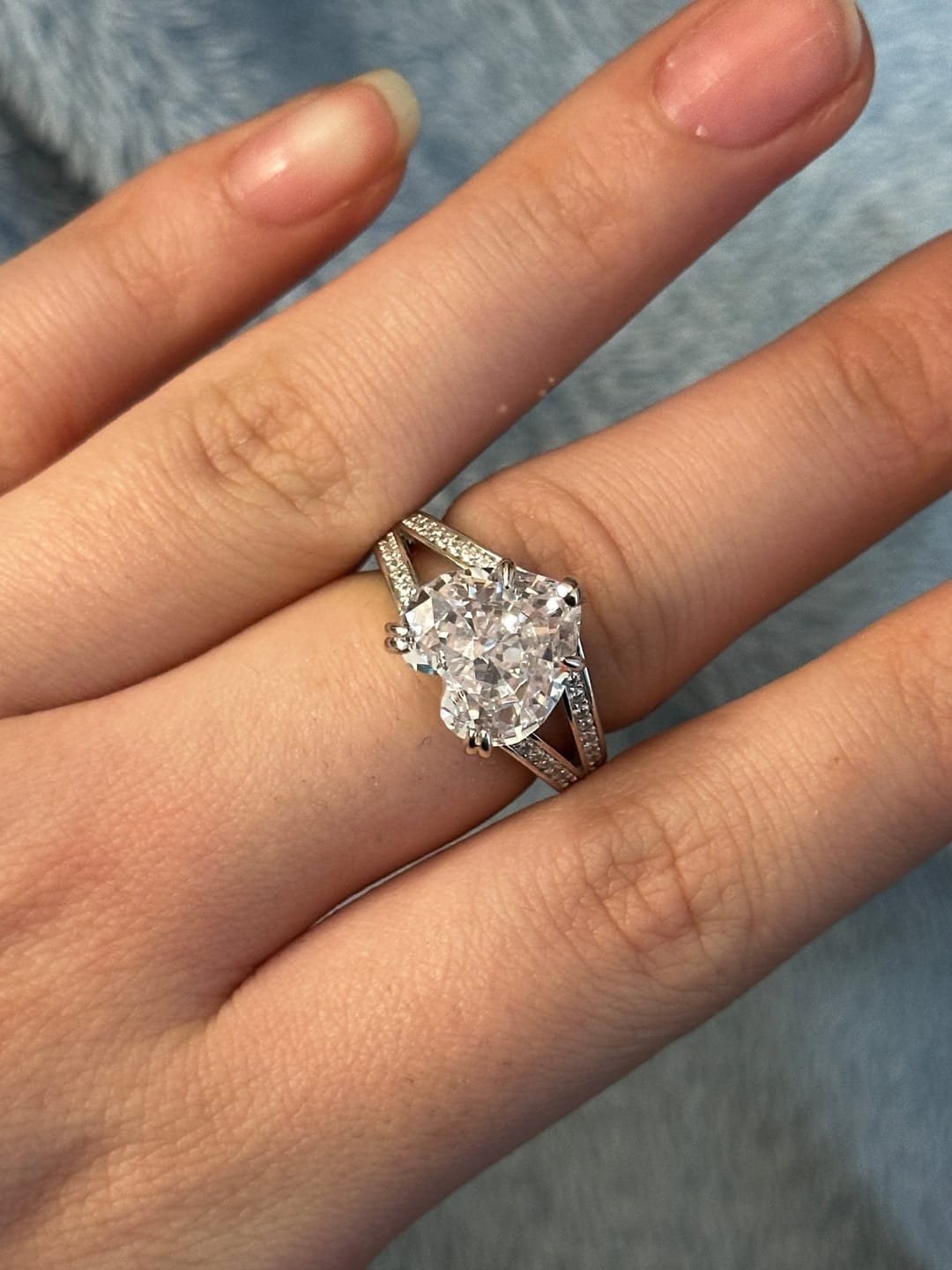 Customer photo review of Louily Exquisite 5.0 Carat Heart Cut Engagement Ring In Sterling Silver