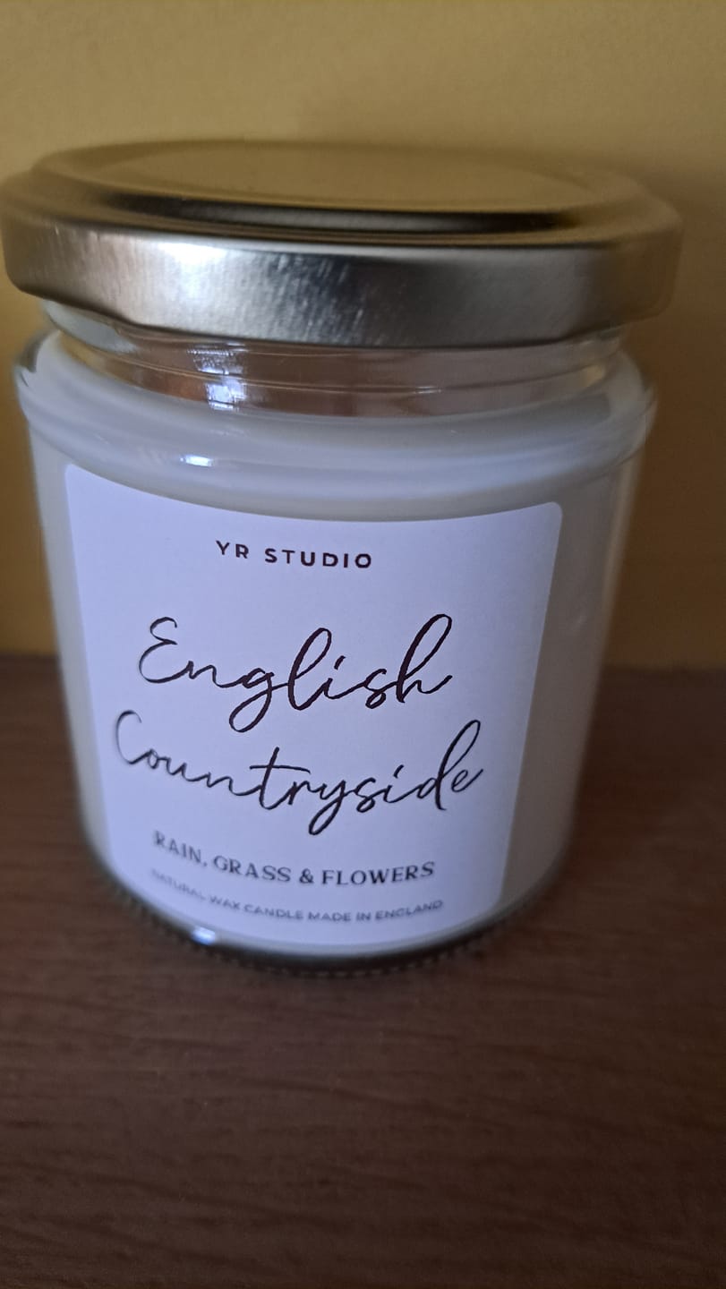 Customer photo review of English Countryside Candle