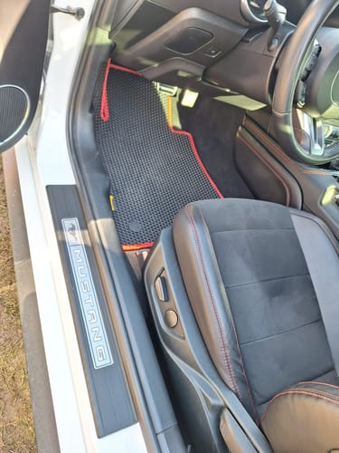 Patryk Z. review of Dywaniki samochodowe na zamówienie - Przód i tył image 1 out of 5