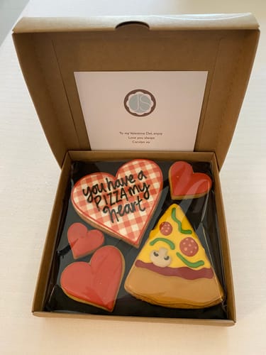 Customer photo review of 'You Have A Pizza My Heart' Biscuit Box