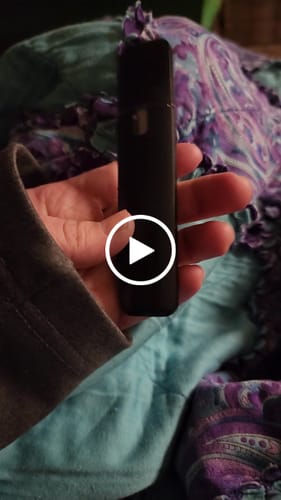 Customer video review of FVKD LIQUID DIAMONDS DISPOSABLE | 3.5G