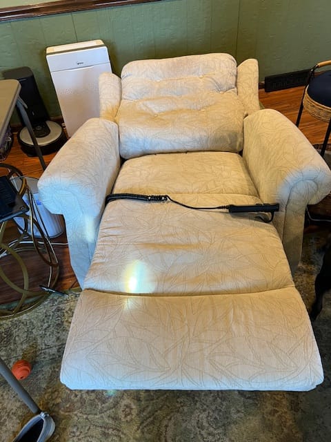 Customer photo review of 9199 Power Lift Recliner With Heat&Massage(Medium, Jacquard Chenille Beige)