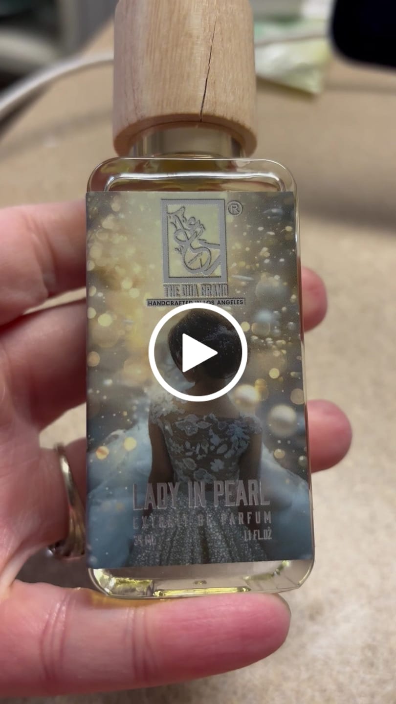 Customer video review of Lady in Pearl