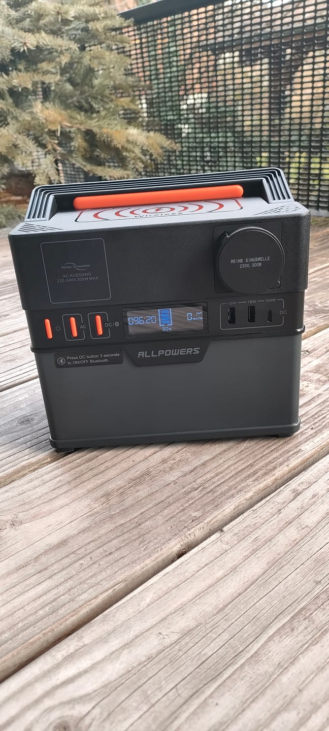 Customer photo review of ALLPOWERS Générateur Solaire 300W (S300 Plus+ SP027 100W Panneau Solaire)