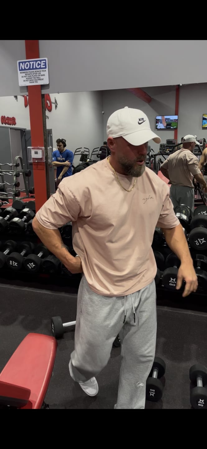 Customer photo review of 464 Skyline Super Sized Tees