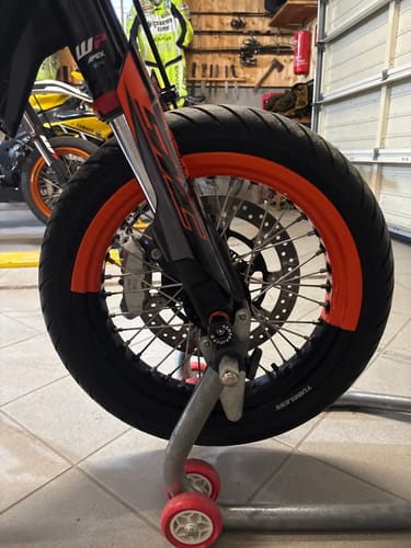 Customer photo review of Add matching wheel graphics?