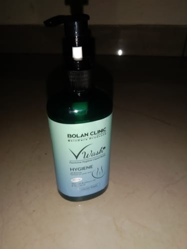 Customer photo review of V Wash Feminine Hygiene Vaginal Wash - Antibacterial Liquid Wash Cleansing Treatment -100% Natural & Safe - Approved By Gynecologists
