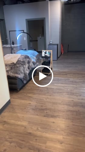 Customer video review of CosmoGlo Original Light Bundle + Phone Clip