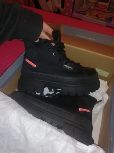 Customer photo review of Zapatilla Palladium Revolt Hi Tx Mujer Mono Negro