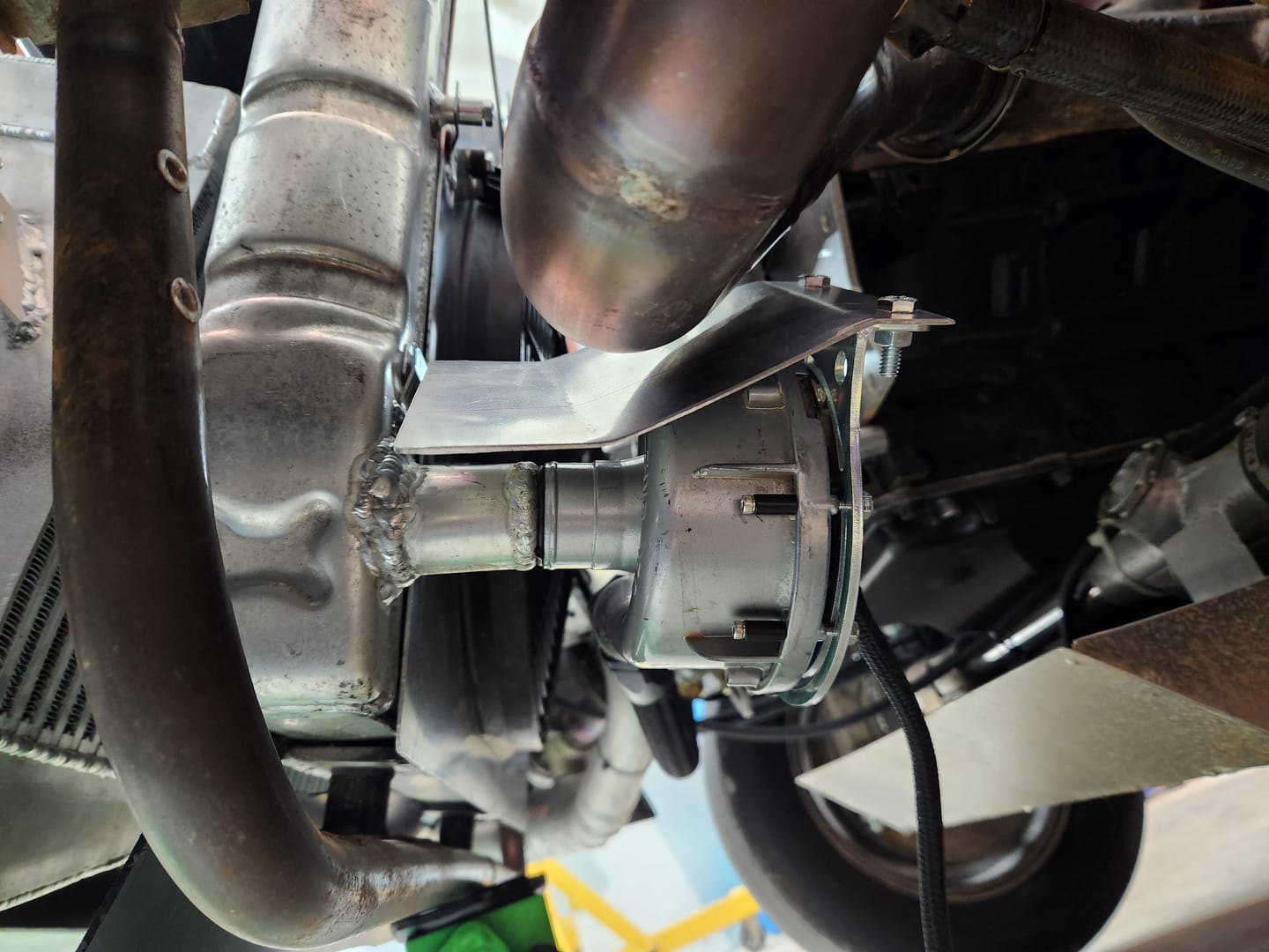 Customer photo review of Davies Craig EWP150 90° Steel Mounting Bracket 26-10019