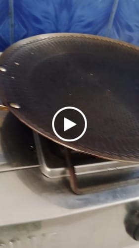 Customer video review of Laser Crafted Nonstick Honeycomb Tawa