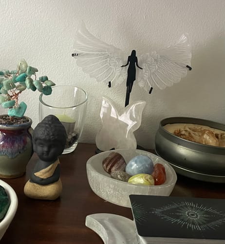 Customer photo review of Selenite Wing+Holder