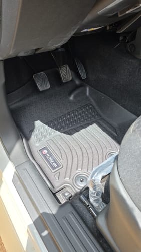 Customer photo review of Pisos Calce Perfecto SUZUKI JIMNY 5 PUERTAS MECANICO años 2023 al 2025