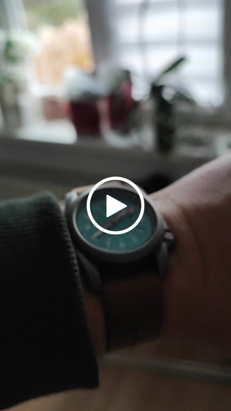 Customer video review of VOYAGER - 100M Waterproof Titanium Automatic Field Watch | Peacock Green