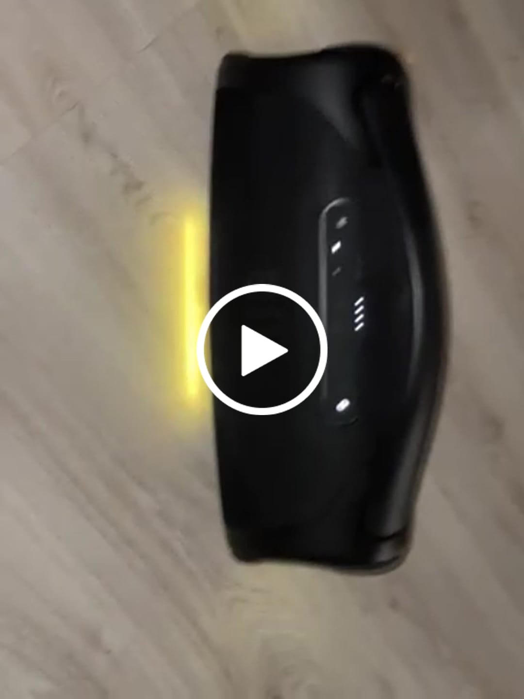 Customer video review of Parlante Portátil Blik Bass400
