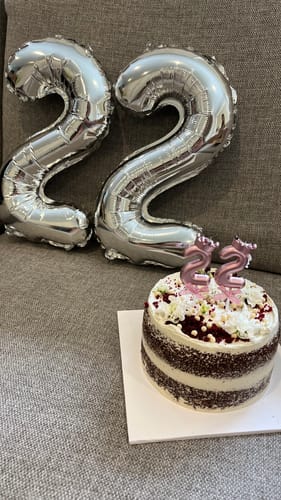 Customer photo review of red velvet cake