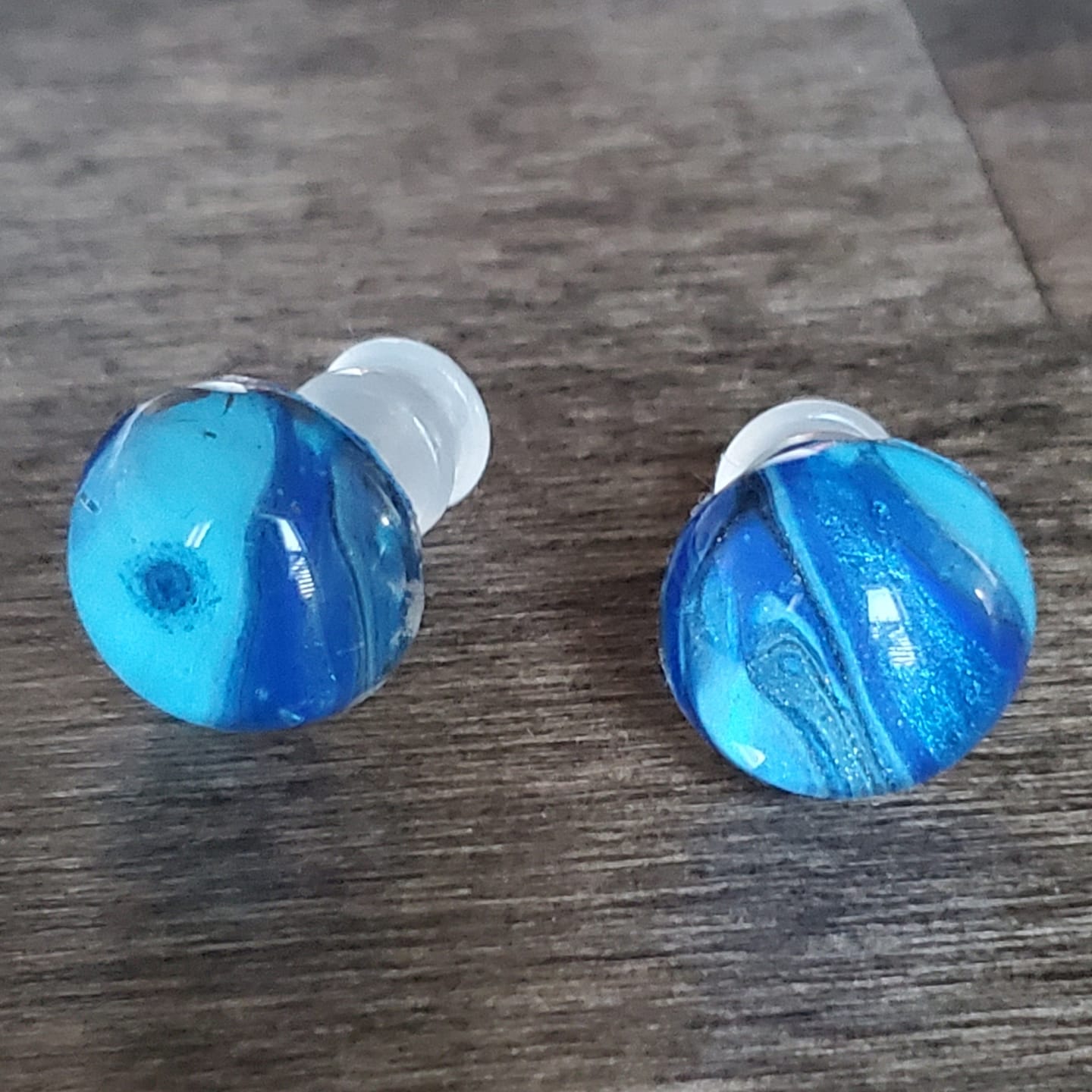 Customer photo review of Hypoallergenic Clear Plastic Post Earrings (Blanks)