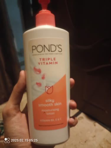 Customer photo review of Ponds Triple Vitamin Silky Smooth Moisturising Lotion 400ml