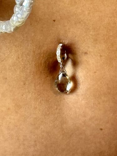 Customer photo review of TummyToys® Green Amethyst Navel Jewellery