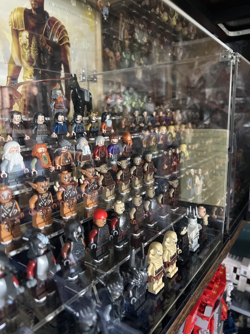 Customer photo review of Display Case for LEGO® 72 minifigures fits 1/2 IKEA Billy
