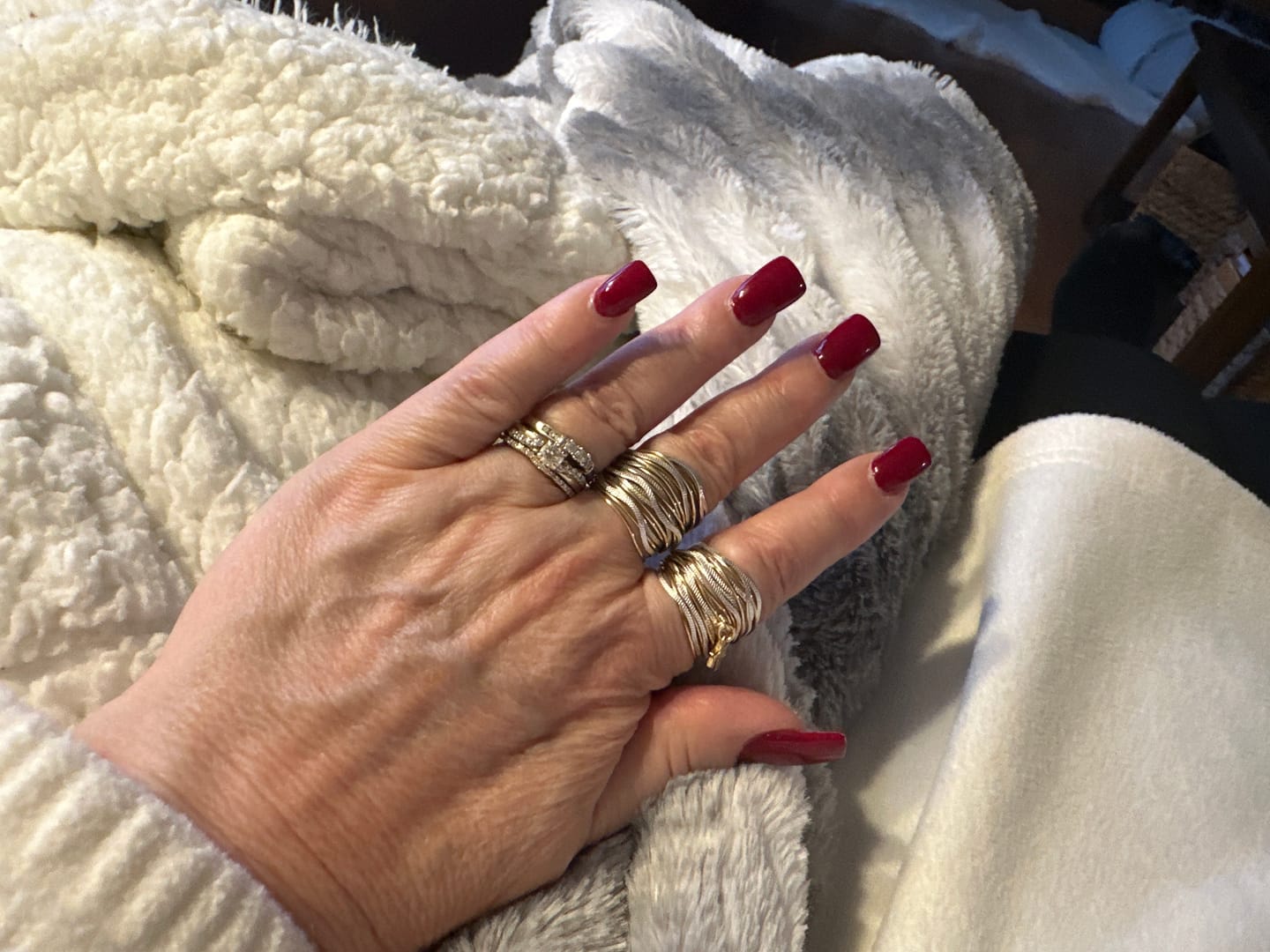 Customer photo review of Spirali Wavy Unity Ring