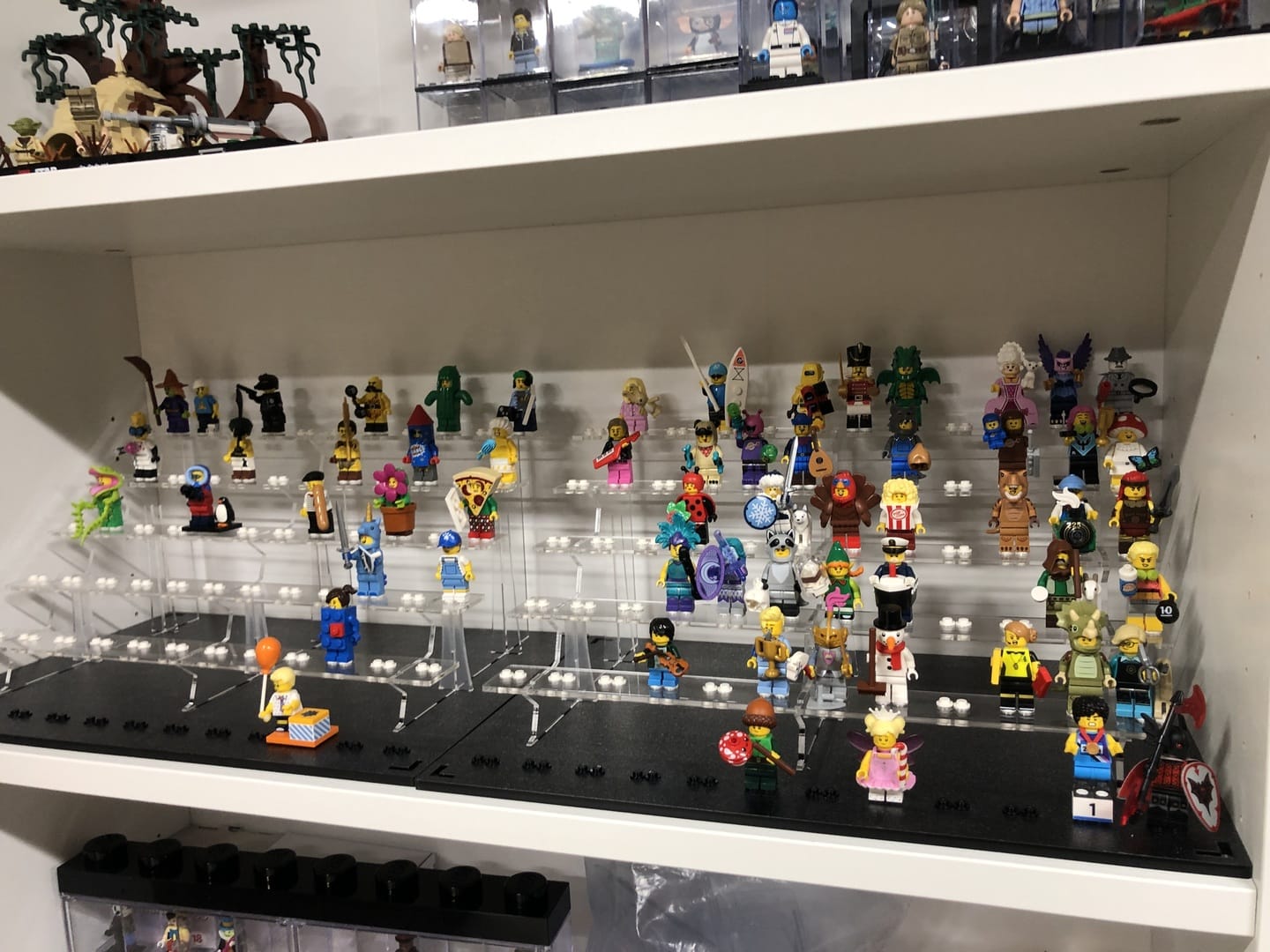 Customer photo review of Display Case for LEGO® 72 minifigures fits 1/2 IKEA Billy