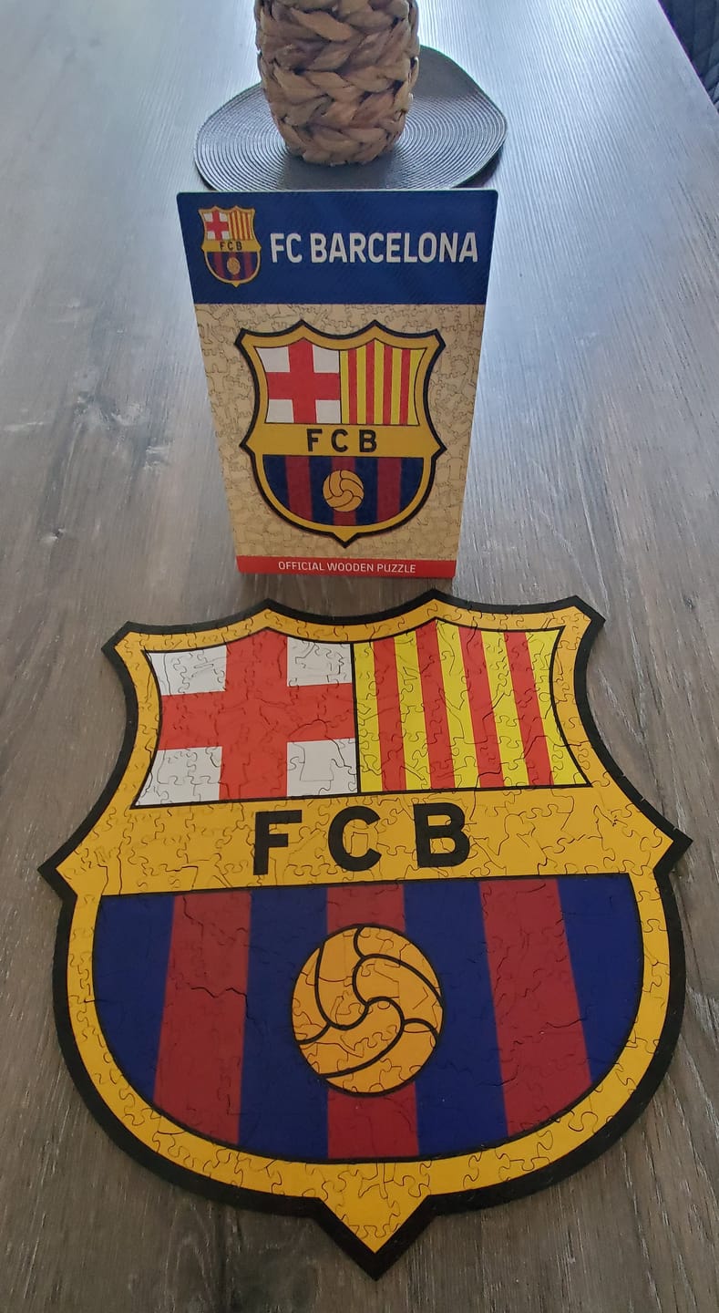 Customer photo review of Logo FC Barcelona® - Puzzle en Bois