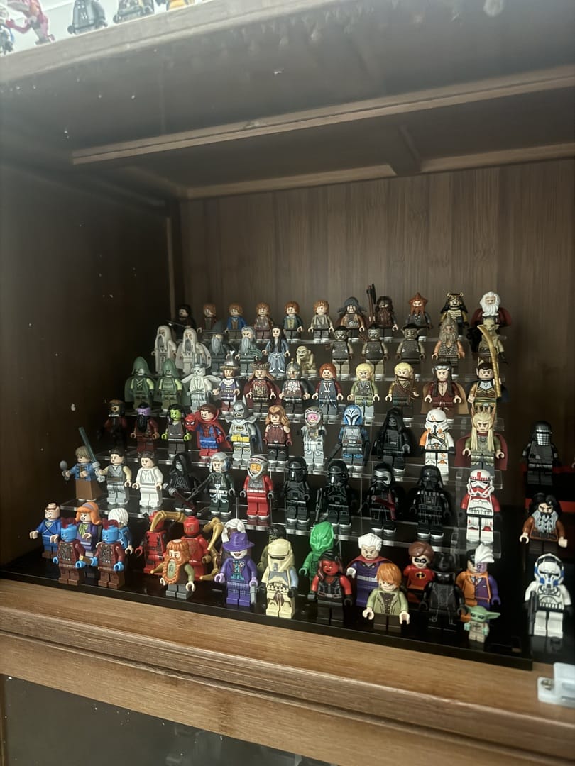 Customer photo review of Display Case for LEGO® 72 minifigures fits 1/2 IKEA Billy